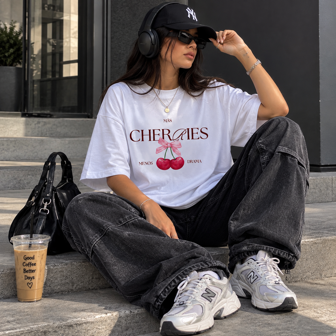 Remera Oversize Más Cherries Menos Drama combinada con jean ancho