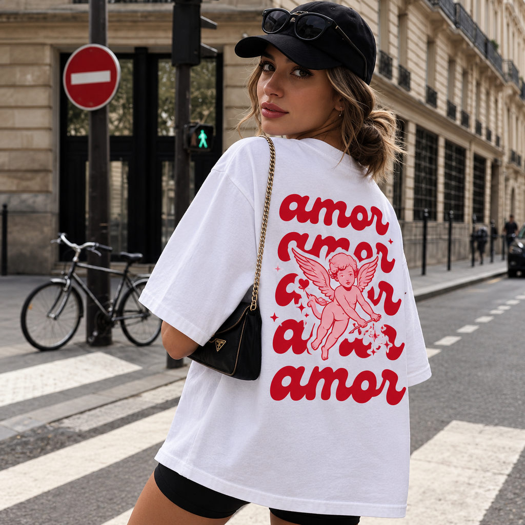 Remera oversize blanca Amor Querubín con estampado posterior